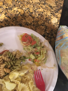A picture of Ziplock shake Salad.