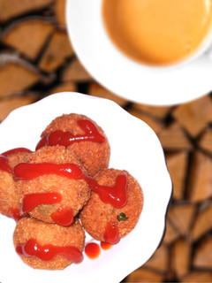 சீஸ் பால்ஸ் (Cheese balls recipe in tamil) செய்முறை முக்கிய புகைப்படம்