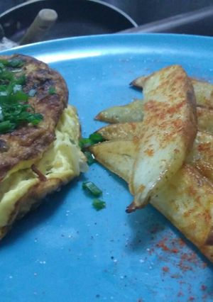 Una foto de Omelette con papas rústicas