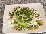 Huevoquiles (chilaquiles de huevo)