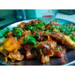 A picture of Paneer masala.