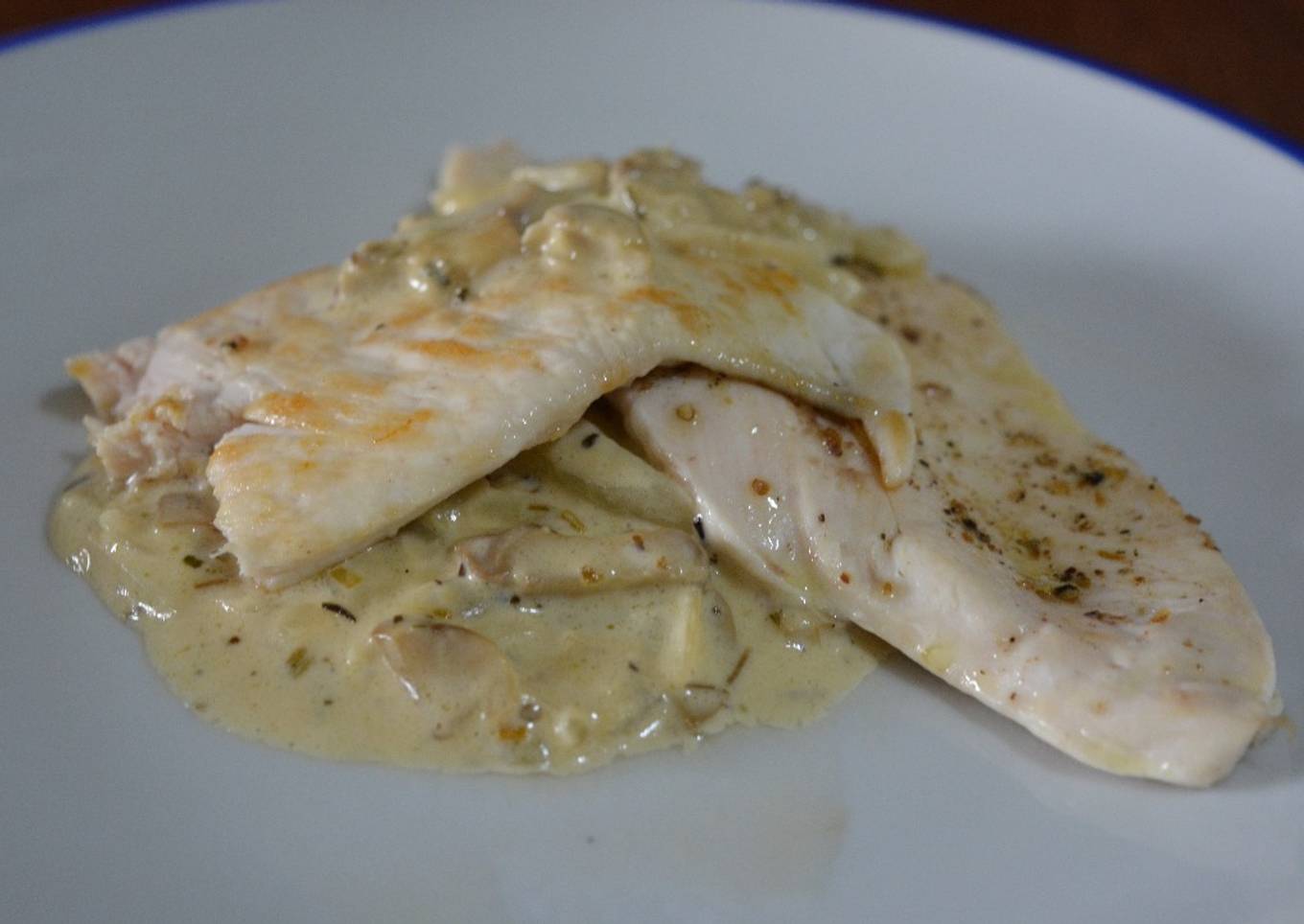 Pollo con crema de setas