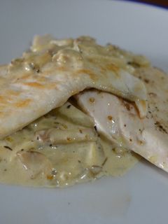 Una foto de Pollo con crema de setas
