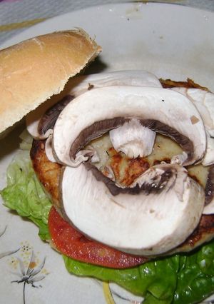Una foto de Sándwich de medallón de pollo