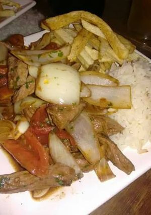 Una foto de Lomo saltado