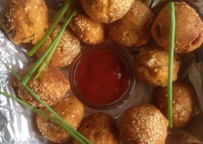 Deep fried mixed lentils balls