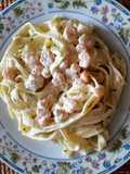 Fideos cinta en crema con colitas de camarón