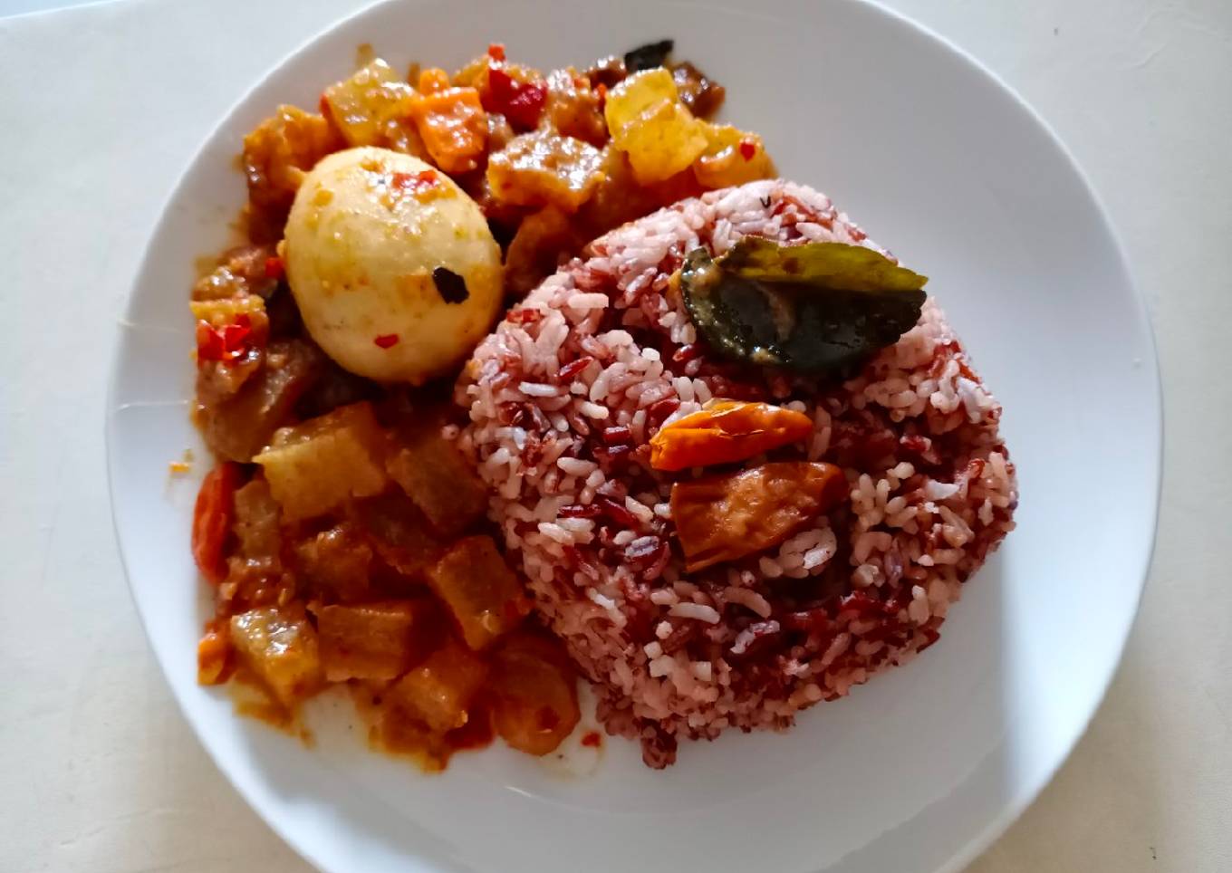 Uduk Nasi Merah Berempah
