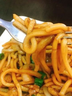 日本朋友傳授的日式雞肉炒烏龍麵 的食譜成品照片
