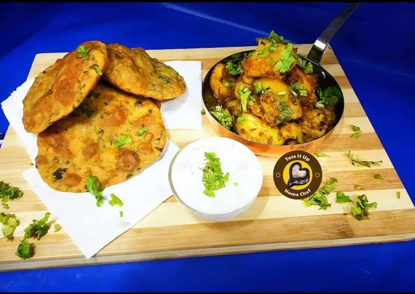 Aloo ke Gutke And Methi Poori