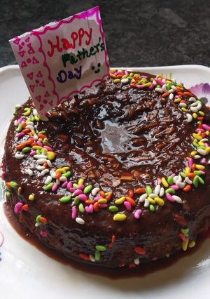 A picture of Dryfruits vanilla cake.