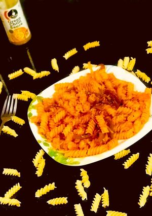A picture of Red Sauce Pasta.