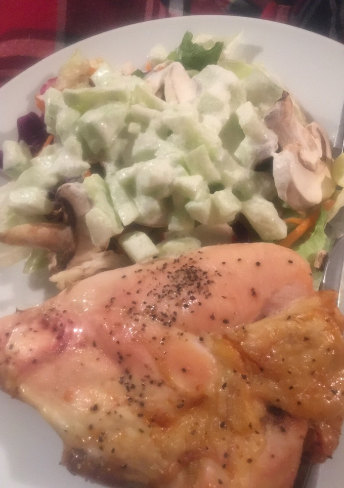A picture of Cucumber sauce.