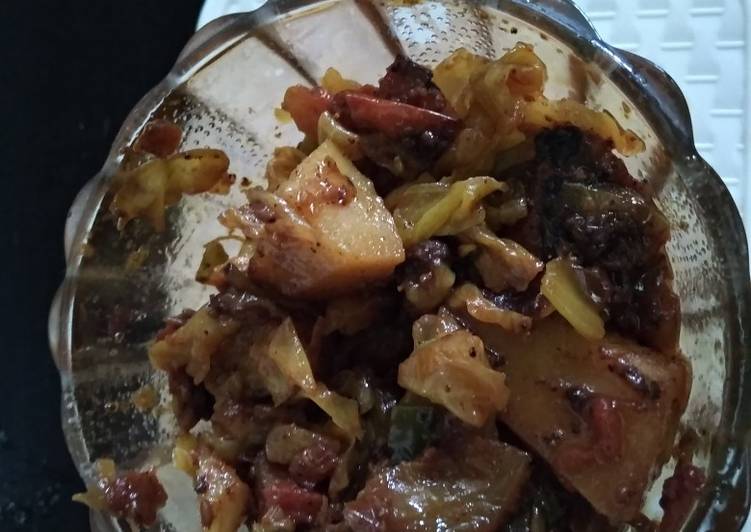 Step-by-Step Guide to Make Super Quick Homemade Cabbage Potato vegetable