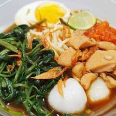รูปของ 17. Mie Kangkung plus Tips