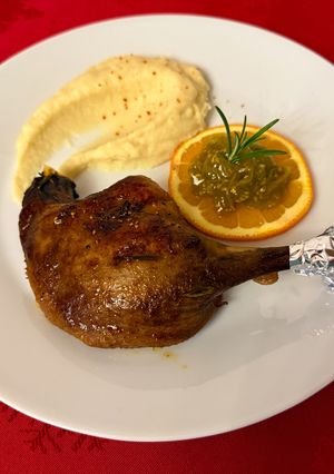 Diólikörben pácolt kacsacomb, paszternákpürével zöldparadicsom-csatnival recept fotója