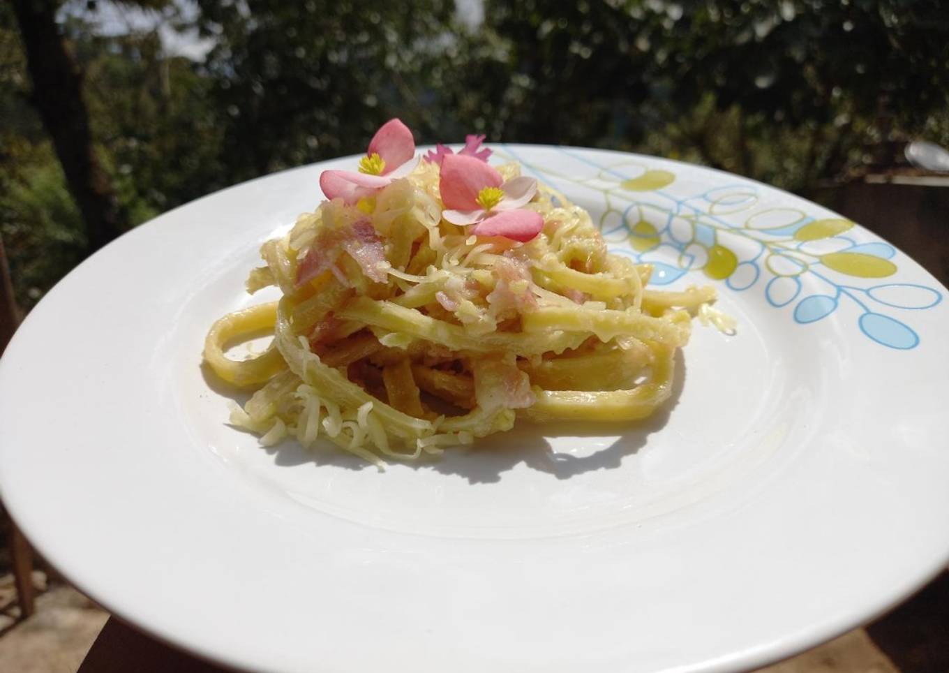 Tallarines a la carbonara - Tagliatelle alla carbonara-