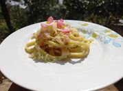 Una foto de pasta carbonara receta original