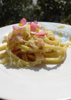 Una foto de Tallarines a la carbonara - Tagliatelle alla carbonara-