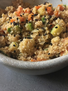 Una foto de Yakimeshi de coliflor