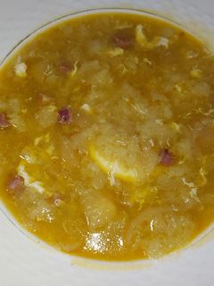 Una foto de SOPA DE AJO 🍲