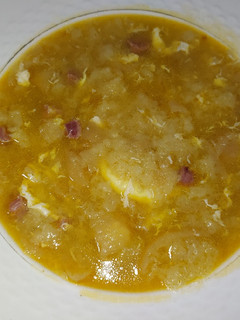 Una foto de SOPA DE AJO 🍲