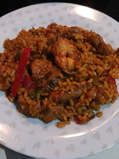Una foto de Arroz con gambón y pollo