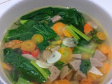 24) Sayur Bening Sawi Ijo wortel & Baso