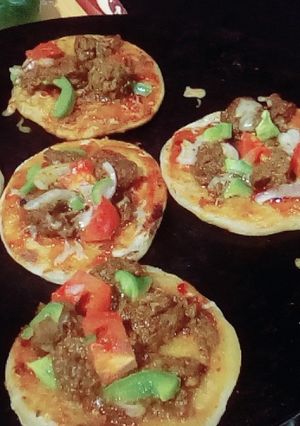 A picture of Mini Tawa pizza.