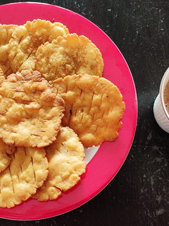 મસાલા પૂરી (Masala Puri Recipe In Gujarati) રેસીપી મુખ્ય ફોટો