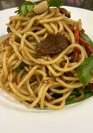 A picture of Thai style beef noodles.