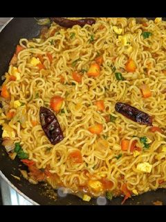 वेज मसाला मैगी (veg maggi recipe in Hindi) रेसिपी मुख्य फोटो
