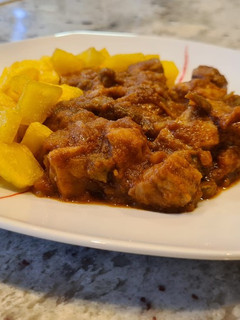 Foto principal de Magro de cerdo en salsa de tomate y vino de Rioja