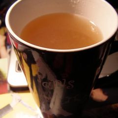 A picture of Apple - cinnamon tea with apple juice.