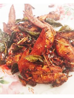 รูปของ 🍗🌿 ไก่ทอดปลาร้าสมุนไพร