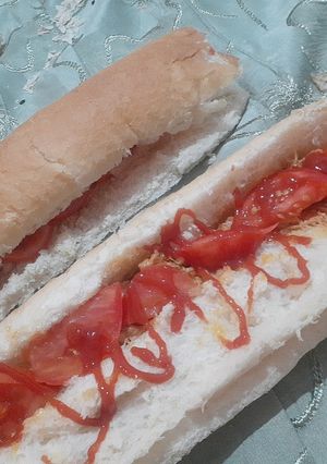 عکسی از دستور ساندویچ تن ماھی با سوسیس🍔🥪