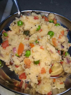 ઉપમા(Upma Recipe In Gujarati) રેસીપી મુખ્ય ફોટો