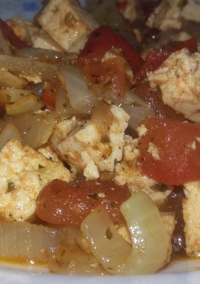 Una foto de Tofu con verduras