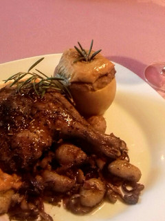 "Rozmaringos kacsacomb" lilahagymás-diós gnocchival recept fotója