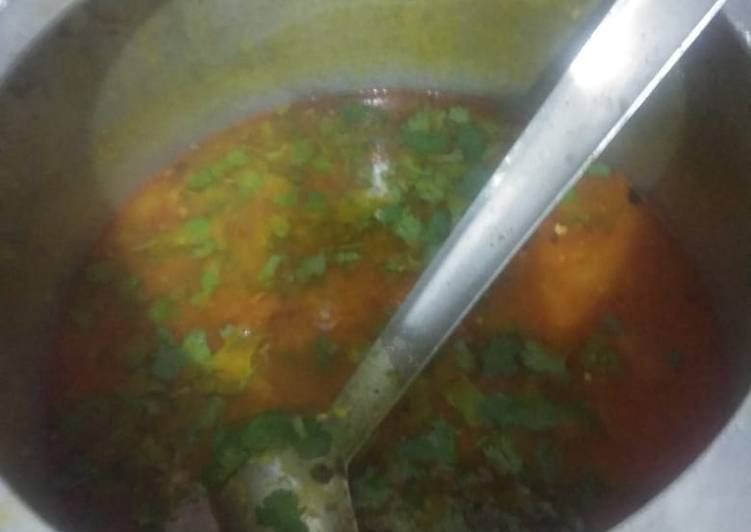 Steps to Make Homemade Aloo Tamatar Gravy