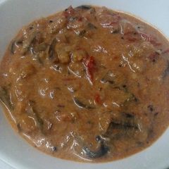 A picture of Okra and Brinjals Curry.
