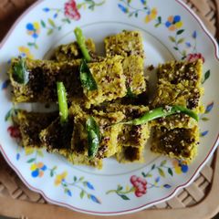 Sprouted moong khaman A picture of Sprouted moong khaman.