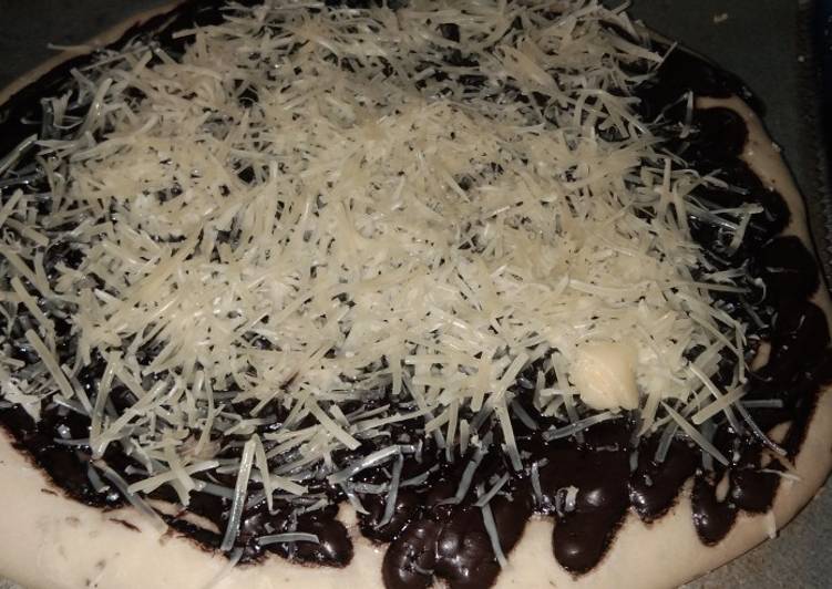 Pizza coklat keju