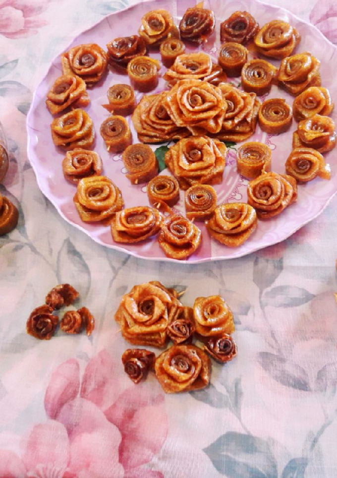 عکسی از دستور لواشک زردآلو(با کمک از رسپی دوست عزیز سارسار🌷🙏)
