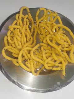 மொறு மொறு முறுக்கு செய்முறை முக்கிய புகைப்படம்