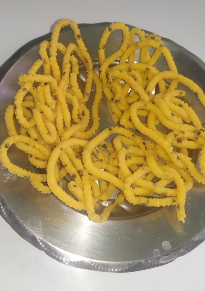 மொறு மொறு முறுக்கு செய்முறை முக்கிய புகைப்படம்
