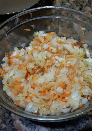 A picture of Sauerkraut salad.