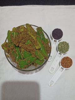 રાજસ્થાની મરચાં નું અથાણું (Rajasthani Marcha Athanu Recipe In Gujarati) રેસીપી મુખ્ય ફોટો