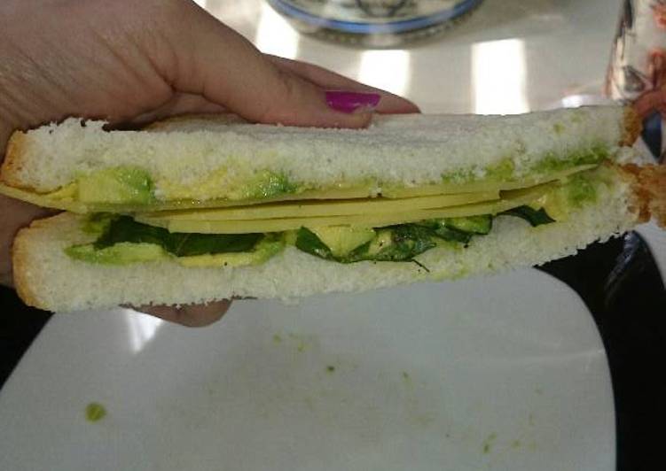 Avocado, Basil and Cheese Sandwich or Snack