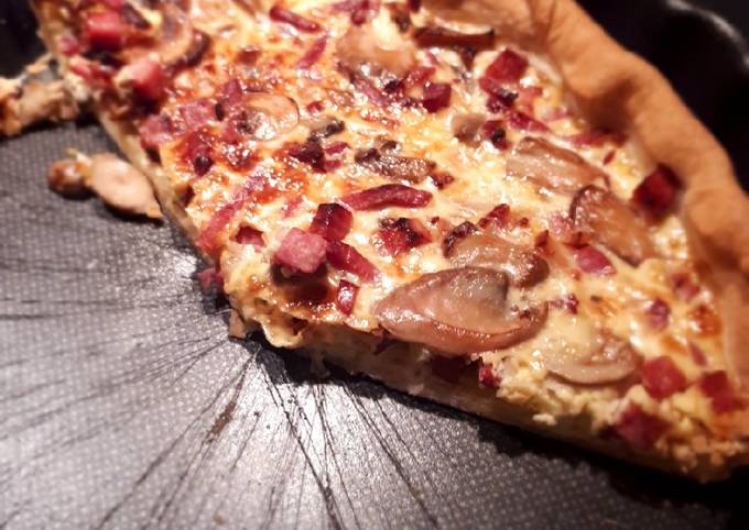 Quiche lardons, champignons et dés de jambon